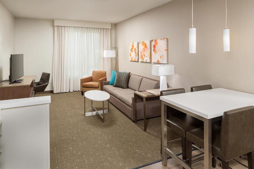 One-Bedroom Suite with Two Queen Beds and Sofa Bed interior